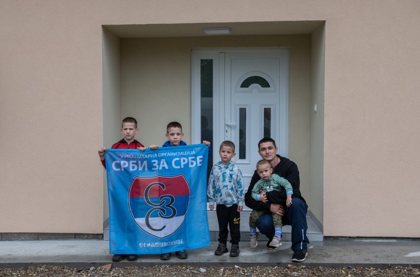  Nidža (2) has his own bed, Marko’s (7)  friends came over – the Cvetković family in their new house! (video)