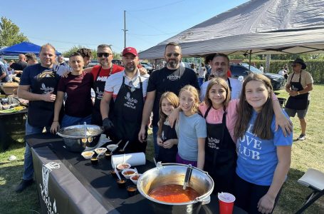 SFS guests at the traditional Kotlićijada in Chicago