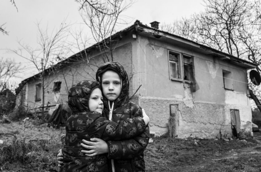  “Dad, I invited him to my birthday, why didn’t he invite me?” – Aca (9) and Relja (5) in the clutches of poverty. They collect walnuts to survive!